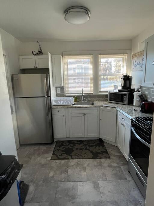Three Bed One Bath Apt 25 Mins To Nyc Belleville 外观 照片